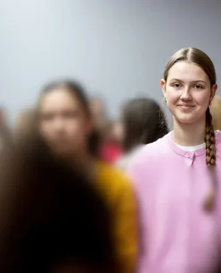 Rocket Generation programos dalyvė pristatymo aplinkoje